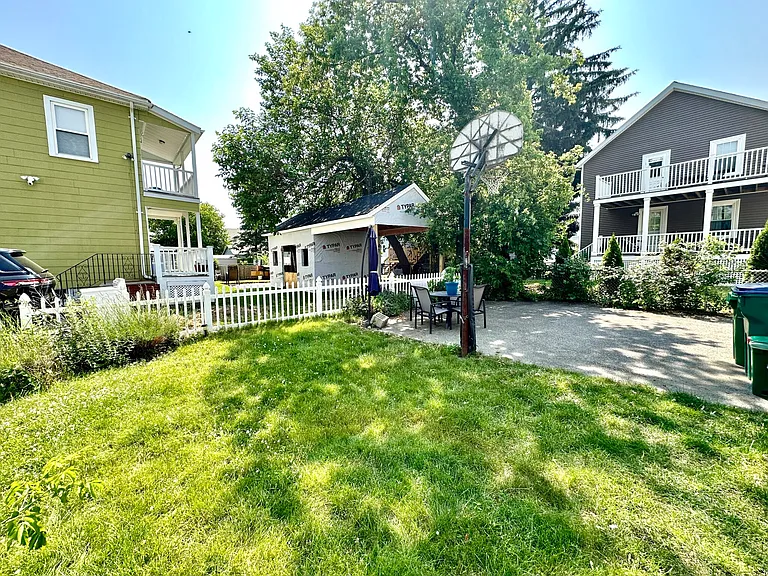68 Willis Ave #1 — Photo 24