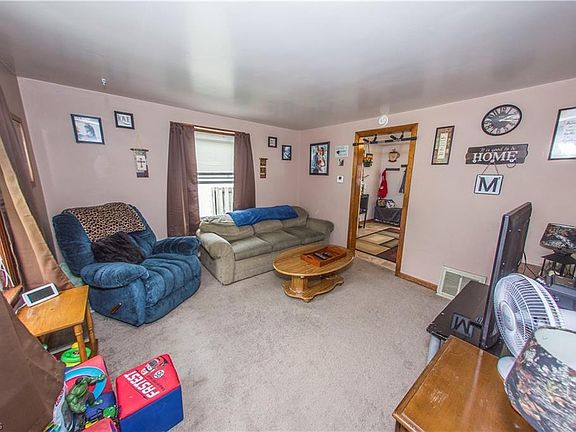 4th image of 218 Devinney Ave