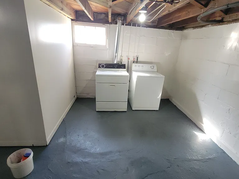 1242 Claremont St — Photo 11