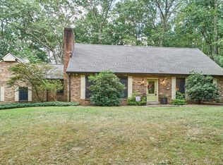 653 Spring Ln, Boiling Springs, PA 17007