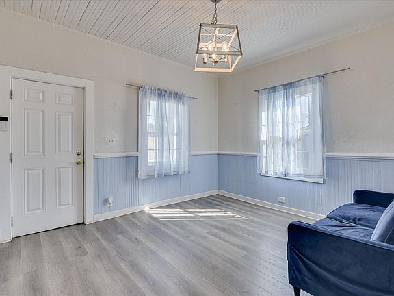 5th image of 206 Reynolds Street