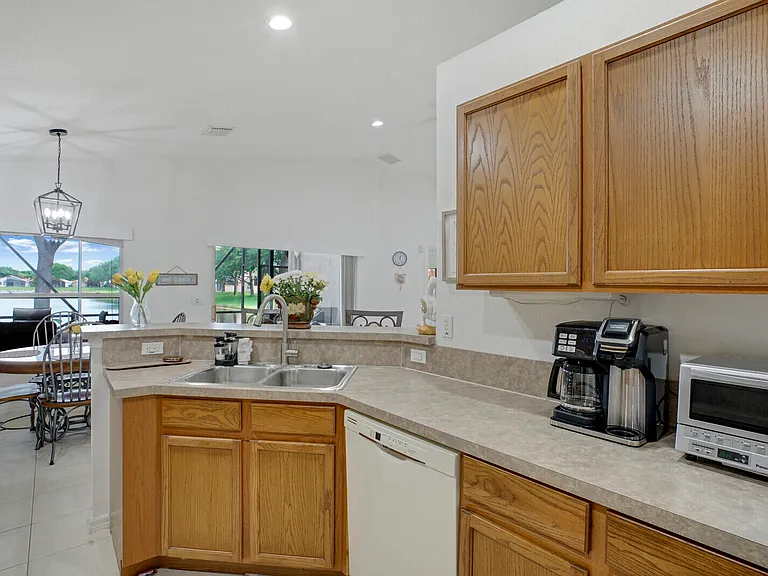 5335 Vernio Ln — Photo 22