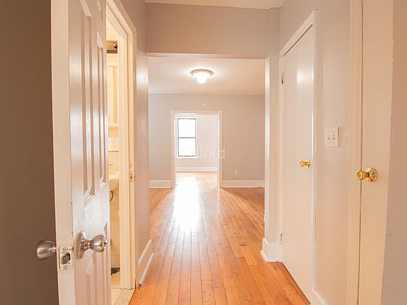 2nd image of 462 Carroll St #6