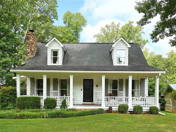 2nd image of 405 Tanglewood Dr