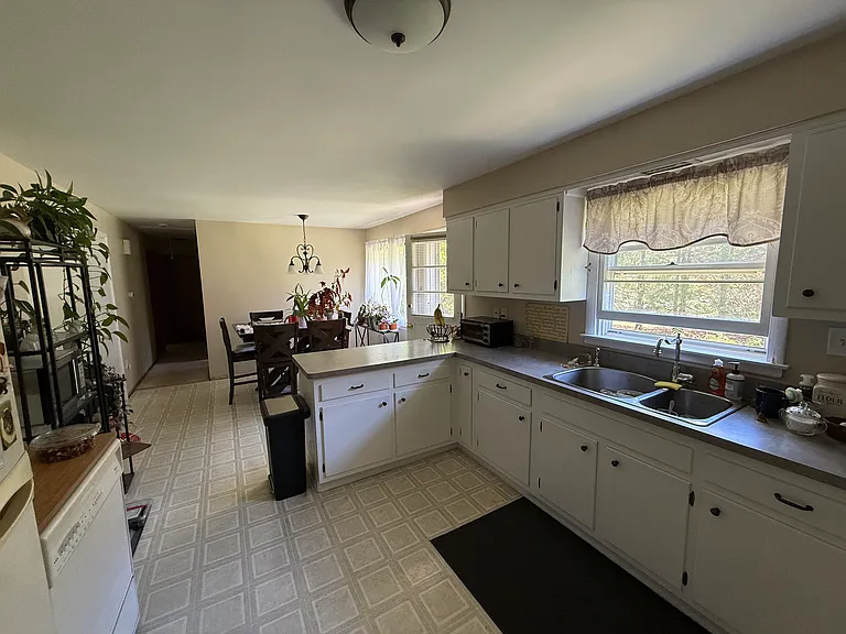 25 Colonial Dr — Photo 4