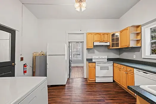 723 E Henry St #A — Photo 9