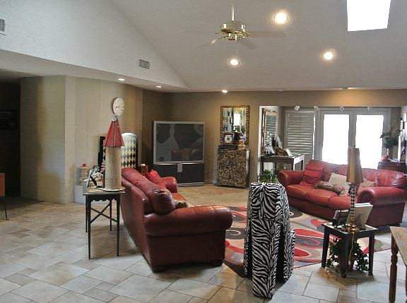 2nd image of 2919 Kirkwood Dr