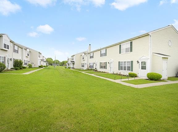 3rd image of 1910 Cherrywood Ct #1910