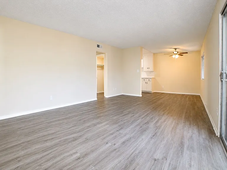 18100 Roscoe Blvd Northridge, CA 91325 — Photo 43