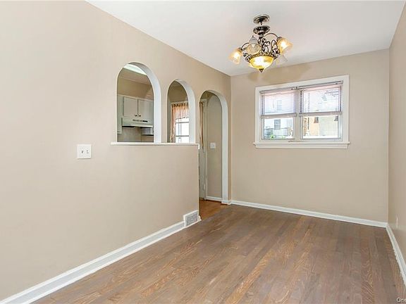 5th image of 63 Laurel Pl #1