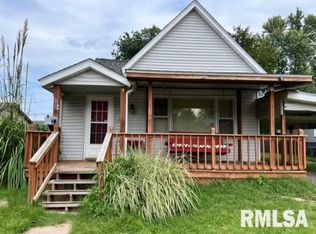 908 S 13th St, Herrin, IL 62948