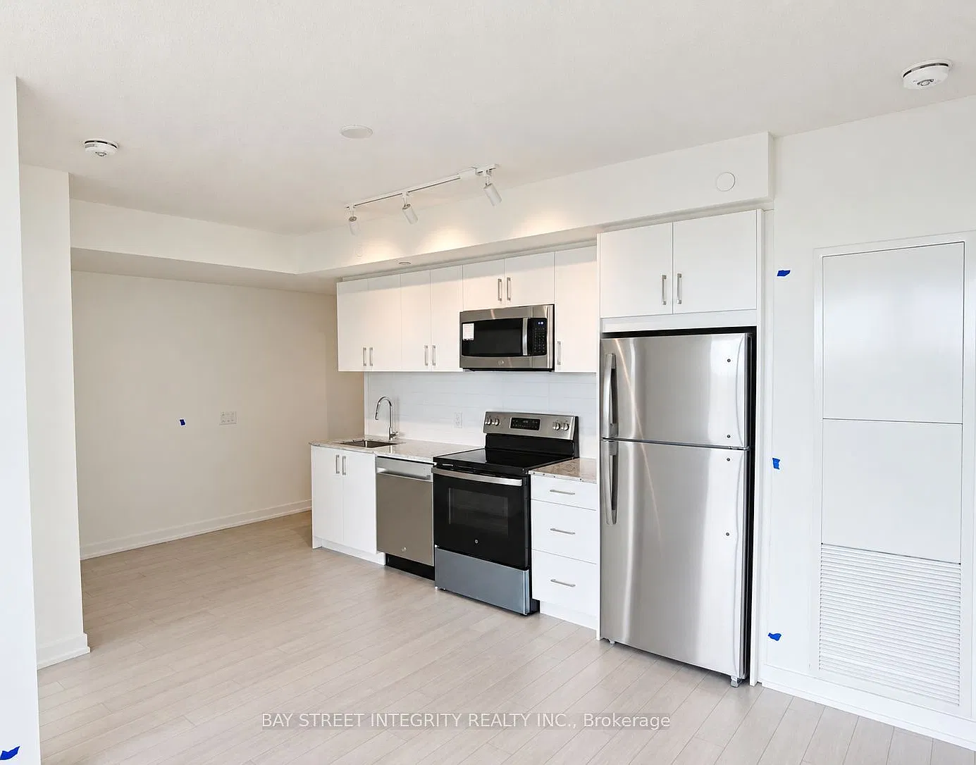 3 bed, $3,000 — Photo 4