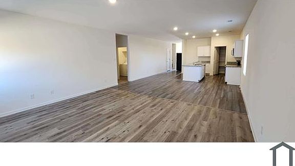 4th image of 1860 Purtis Creek Dr