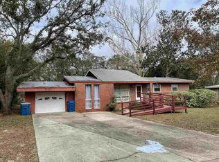 422 Warwick St, Gulf Breeze, FL 32561