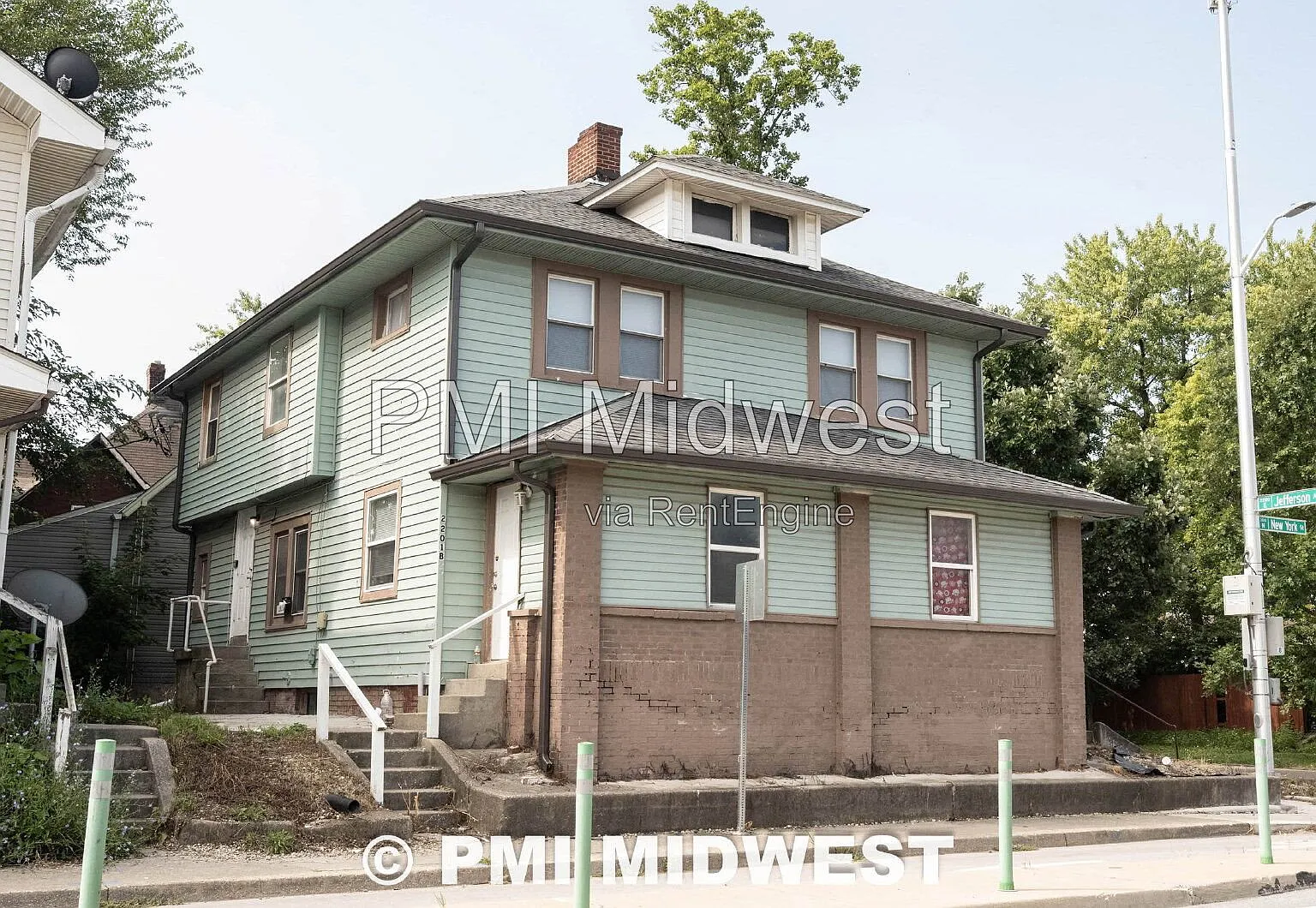 4 bed, 2.0 bath, 900 sqft, $1,450 — Photo 2