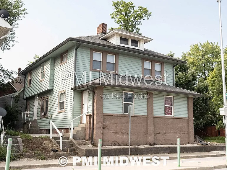 2201 E New York St #B — Photo 1
