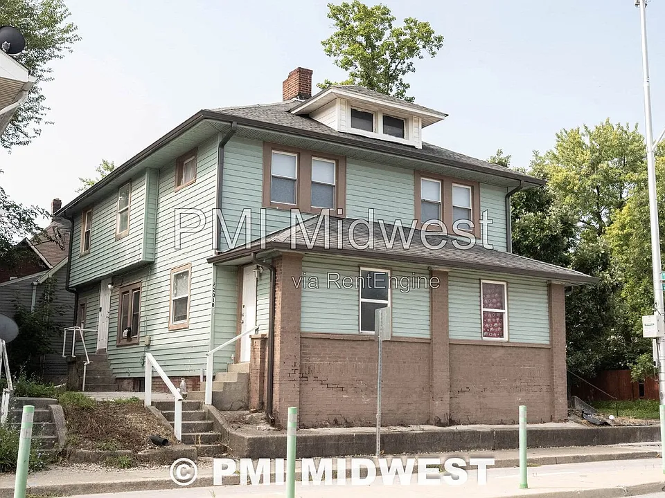 2201 E New York St #B