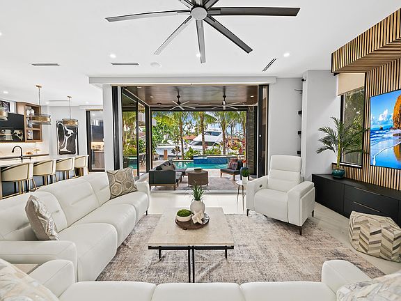 3rd image of 609 Poinciana Drive