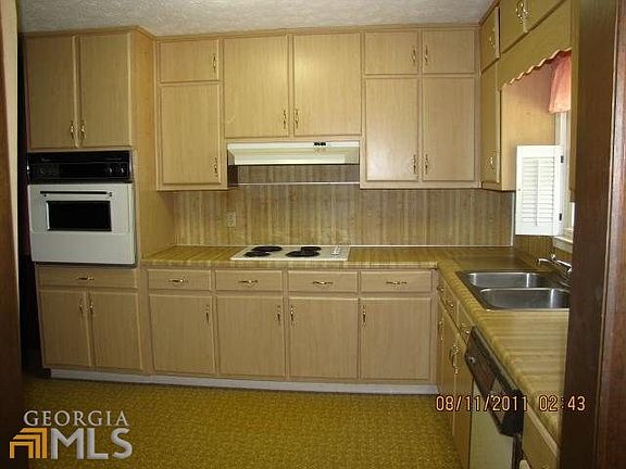 4th image of 38 Fair Oaks Dr SE