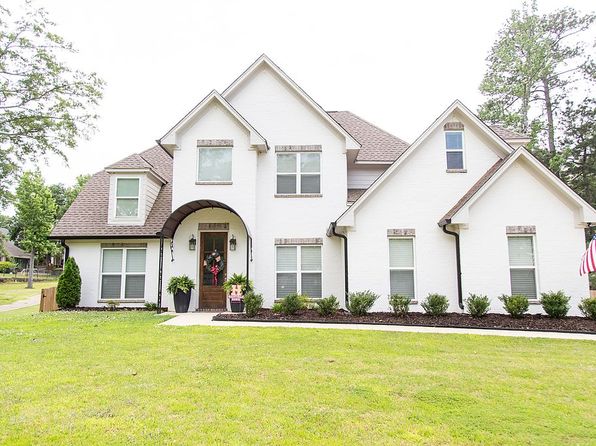 341 Woodlands Dr