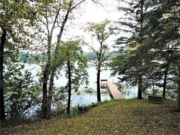 4th image of 16557 Riverdale Ln