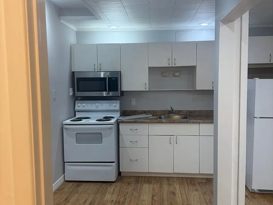 129 Main St #7