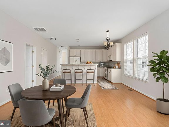 2nd image of 3839 Mulberry Point Ct