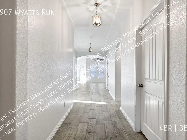 8907 Wyatts Run — Photo 3