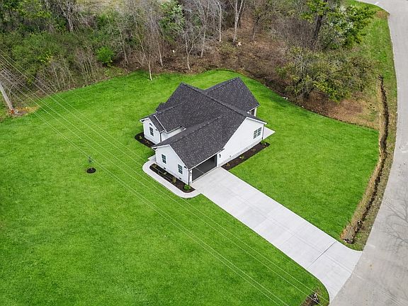 3rd image of 1312 Lakeside Dr.