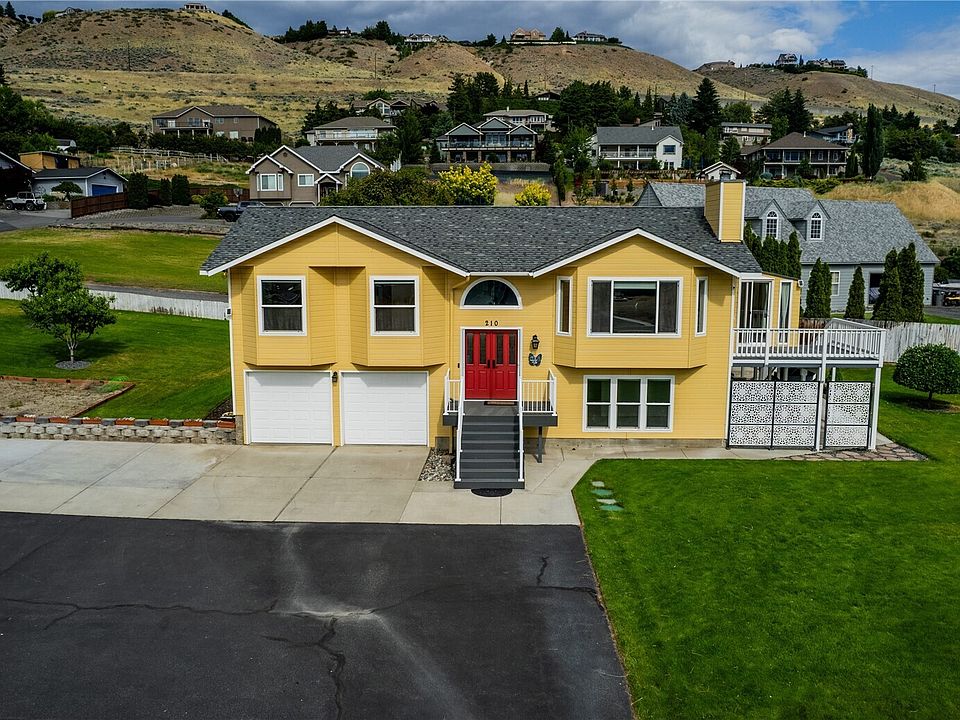 210 25th Street NE, East Wenatchee, WA 98802 | MLS #2344671