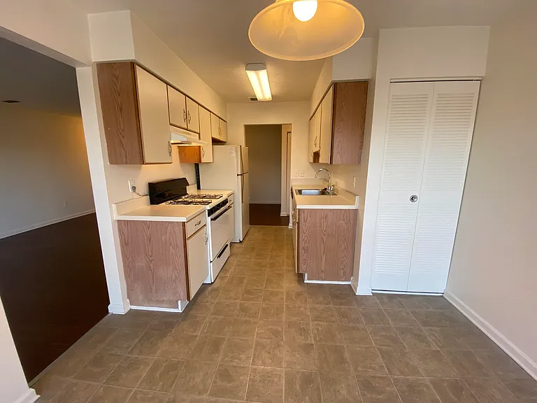 Princeton Circle West Apartments — Photo 33