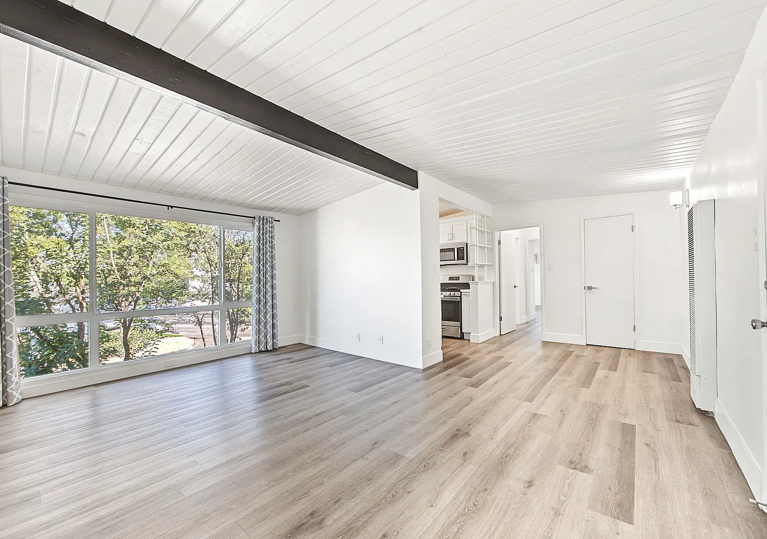 4004 Palmwood Drive — Photo 3