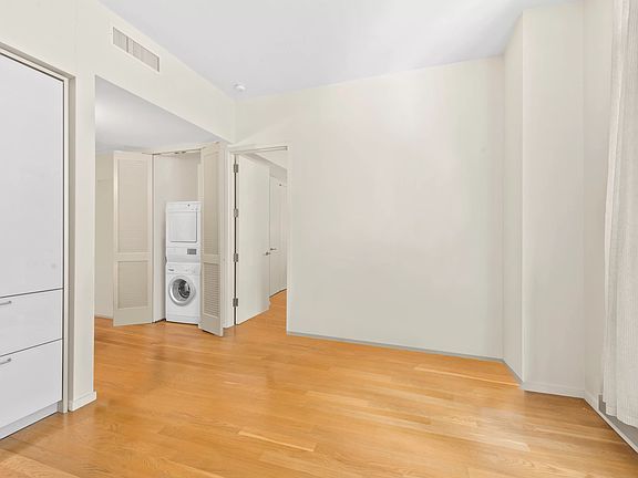4th image of 18 W 48th St #8DD