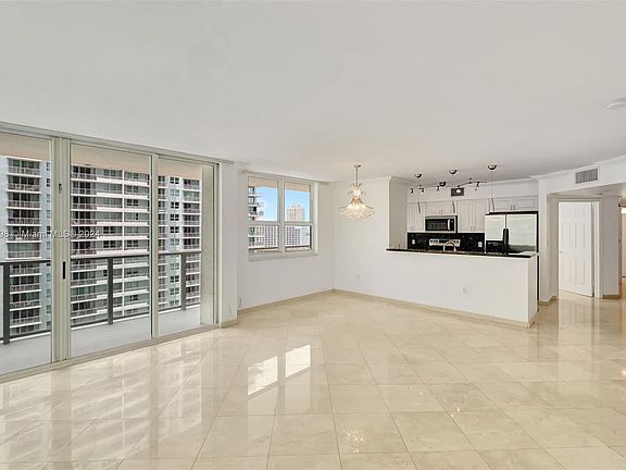 4th image of 1155 Brickell Bay Dr APT 1902