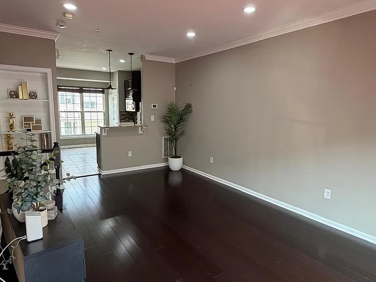 8307 Green Grass Rd — Photo 6