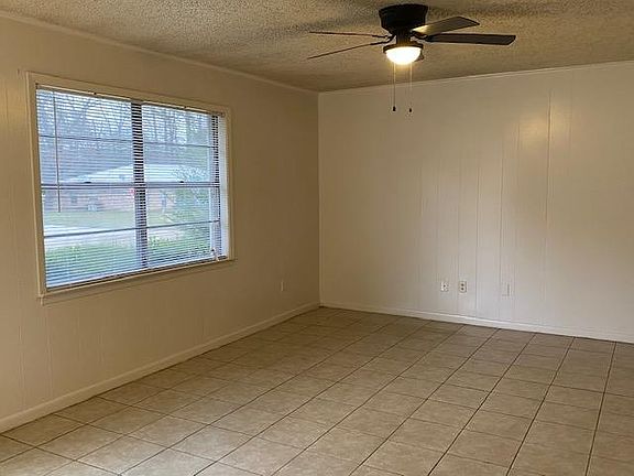 3rd image of 400 Tammy Lynn Dr #A