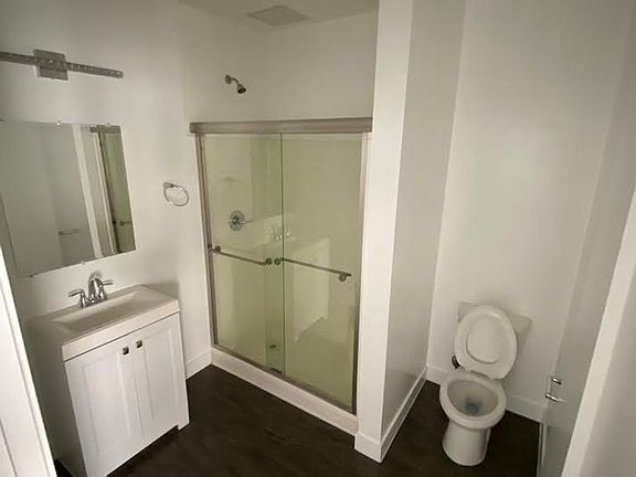 5th image of 1318 W Maryland St #206
