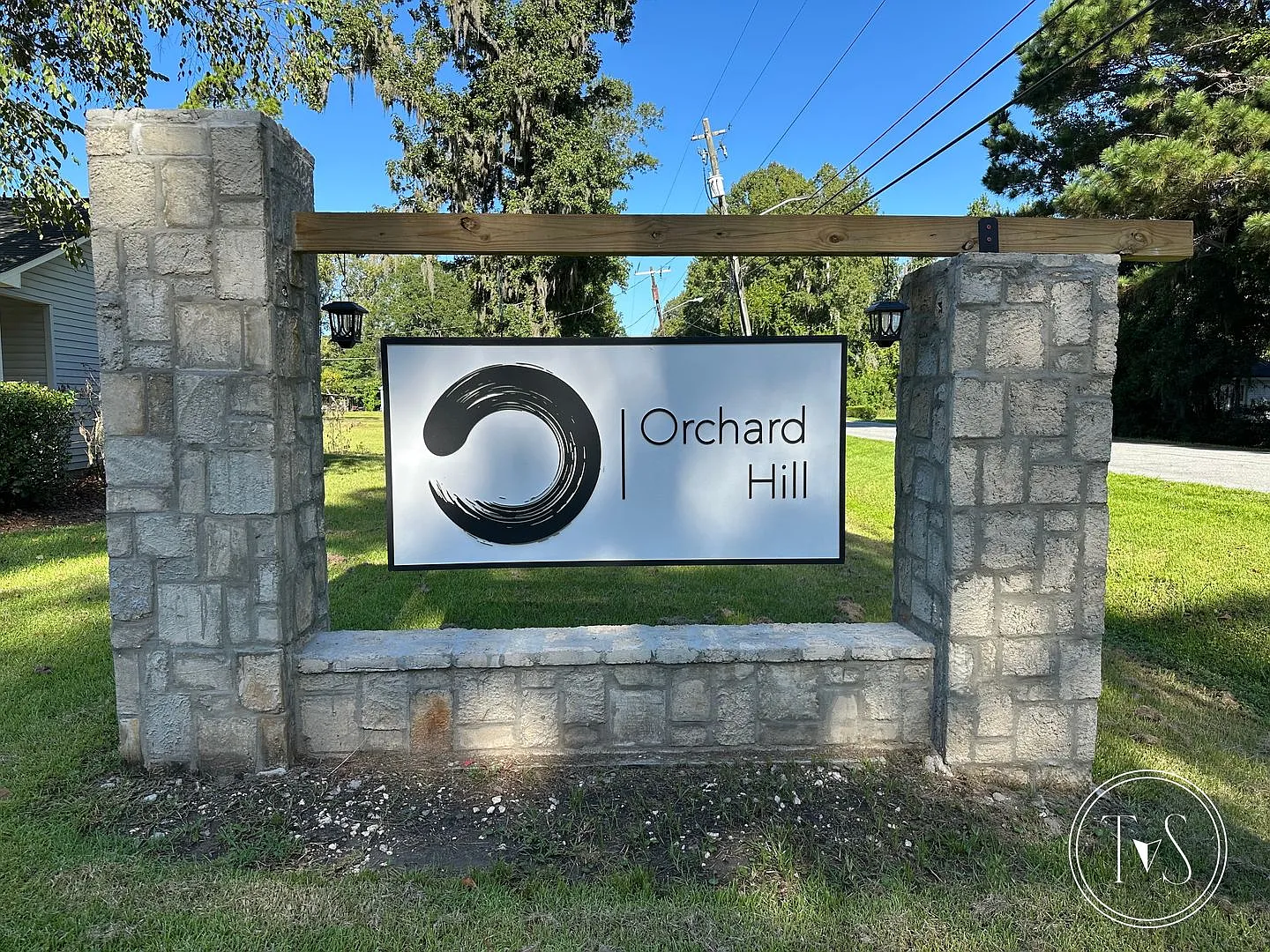 Orchard Hill* — Photo 2