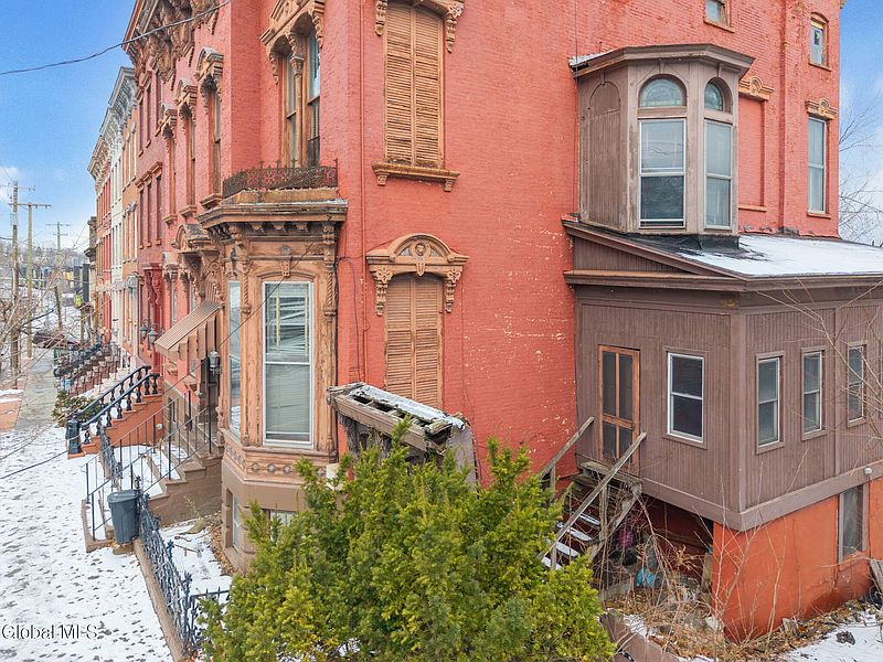 3rd image of 93 Ten Broeck Street
