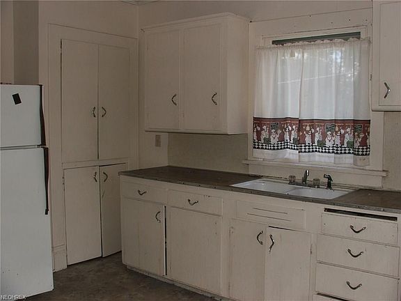 4th image of 642 1/2 Franklin Ave