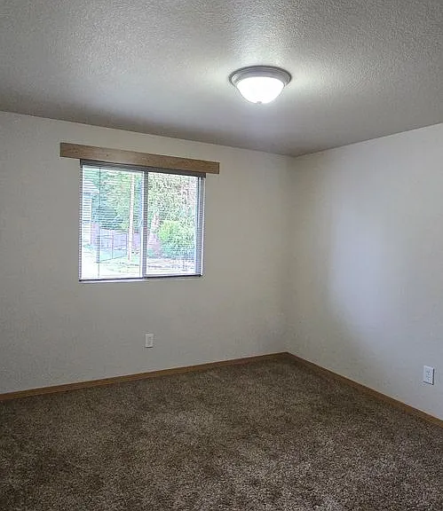 2261 E Crestview Dr — Photo 17