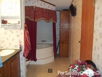 4th image of 3388 Wendy St