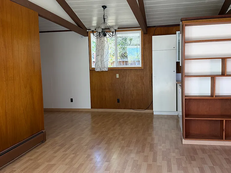 837 Sutter Ave — Photo 5