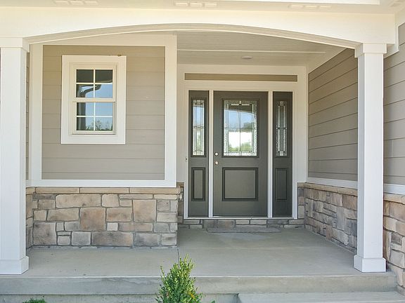 2nd image of 207 Bruce Ct