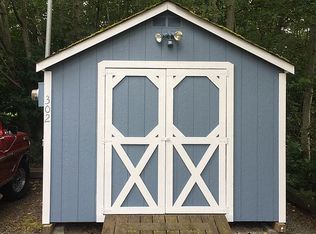 302 Woodland Dr, Camano Island, WA 98282