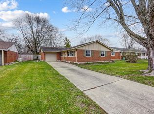421 Merrymaid Dr, Englewood, OH