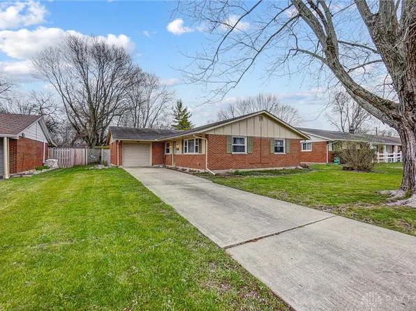 421 Merrymaid Dr, Englewood, OH 45322