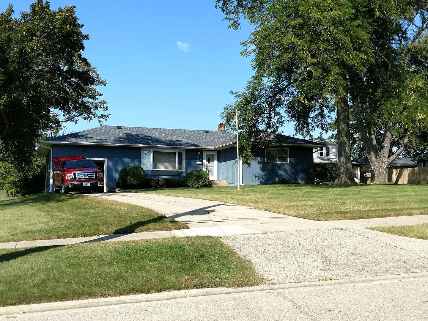 510 W Park Ave photo 1