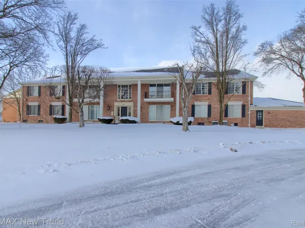 29624 Middlebelt Rd #2902, Farmington, MI 48334