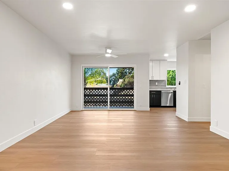 Pepper Dr — Photo 4